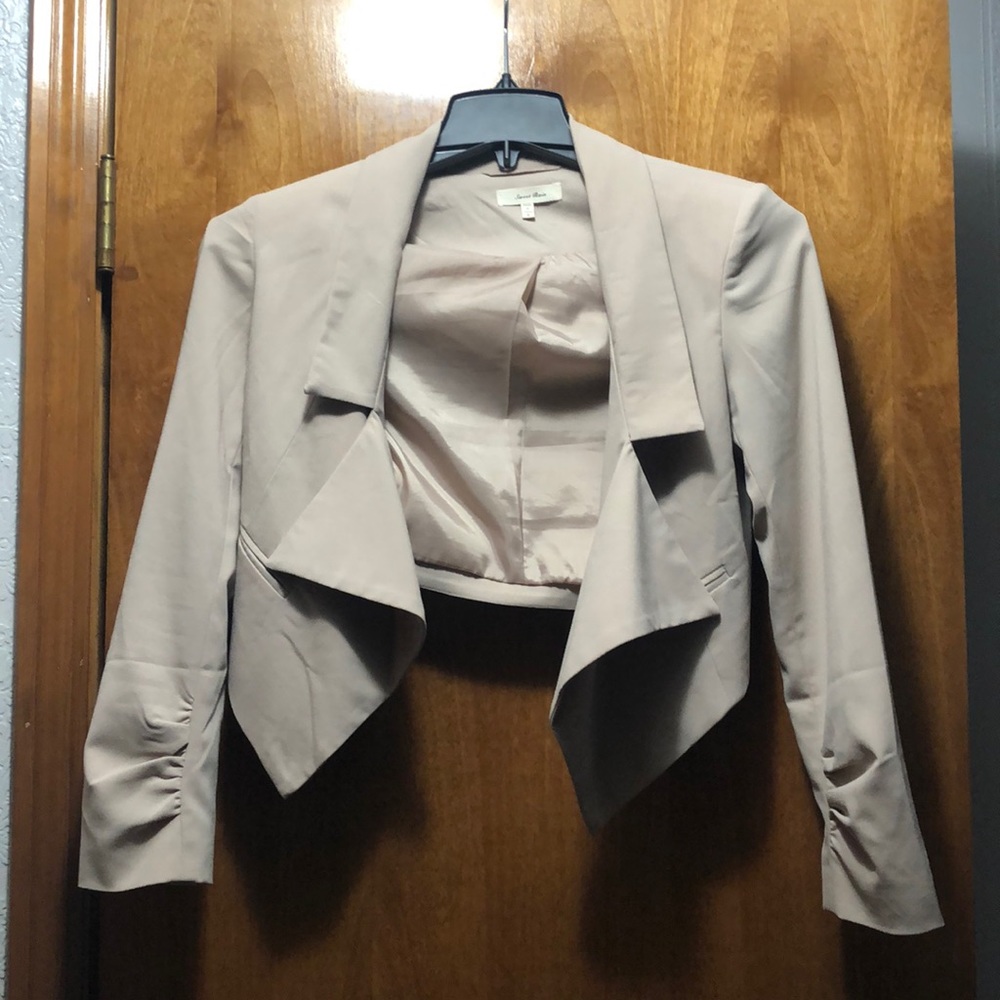 Sweet rain cropped beige blazer
